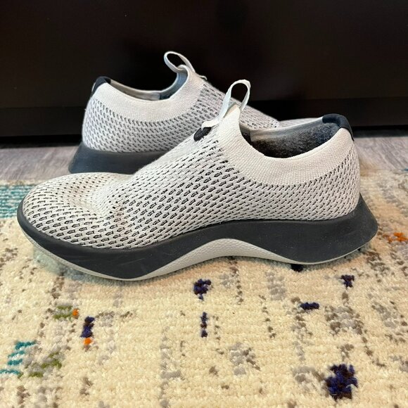 Allbirds Tree Dasher Relay W's Sneakers, Blizzard w/ Black Sole, Size 6.5 - Picture 4 of 10